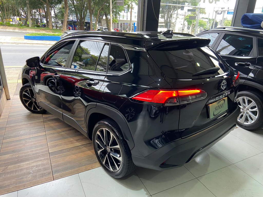 Toyota Corolla Cross Preto