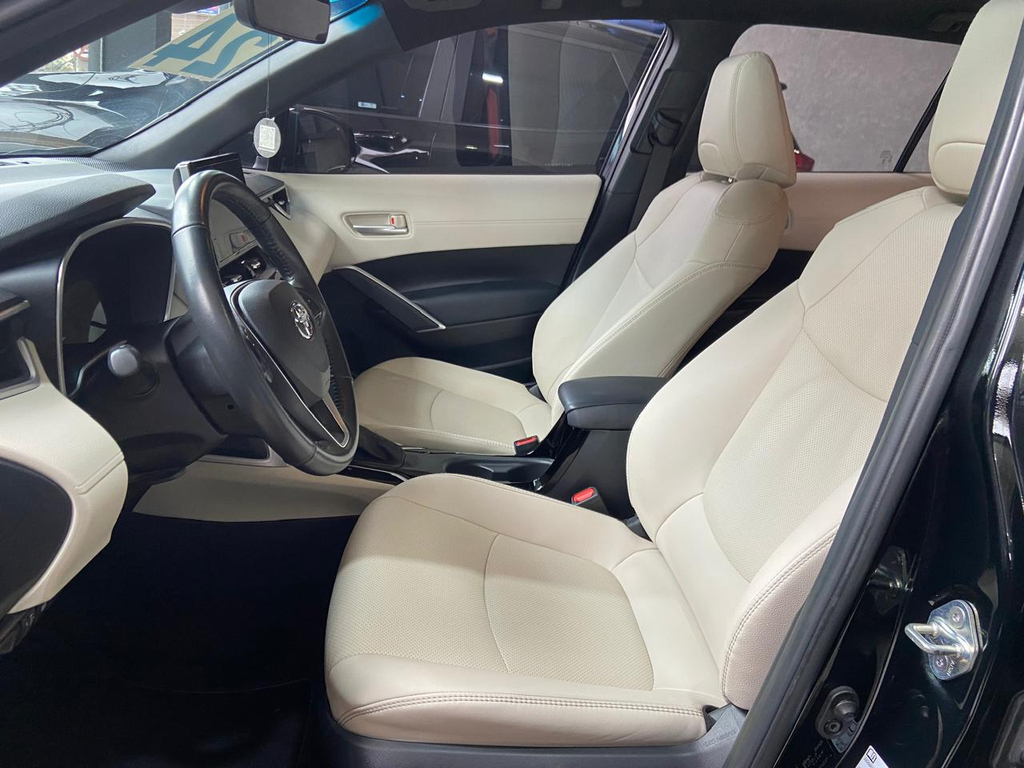 Toyota Corolla Cross Preto