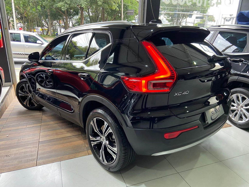 Volvo XC40 Preto