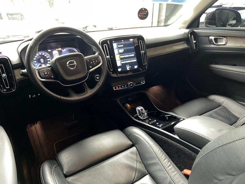 Volvo XC40 Preto
