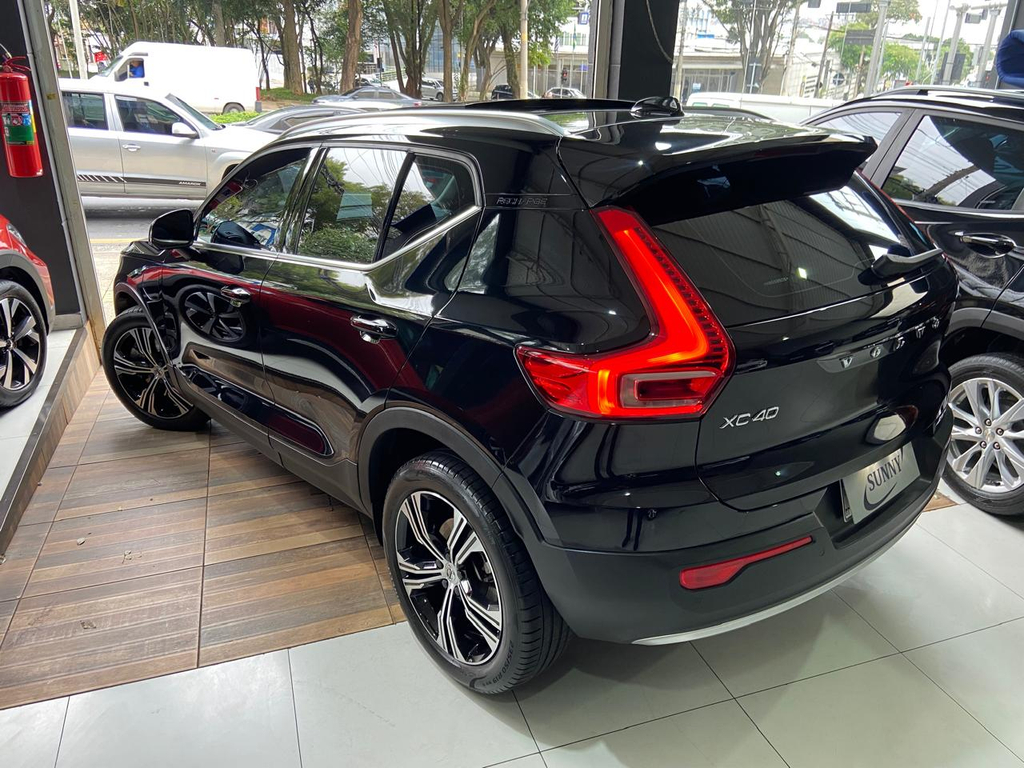 Volvo XC40 Preto