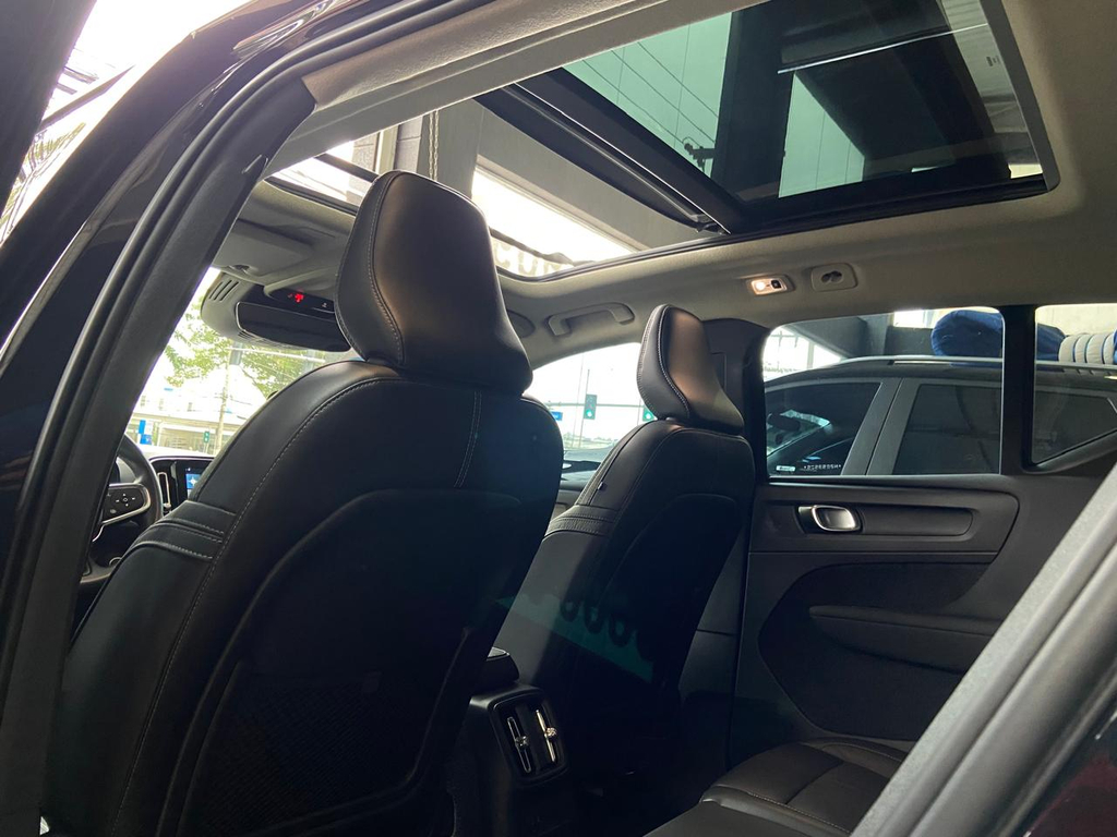 Volvo XC40 Preto
