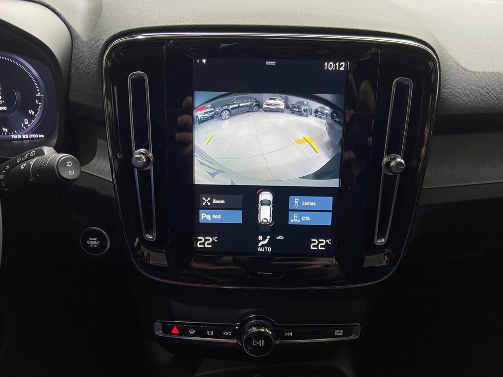 Volvo XC40 Preto