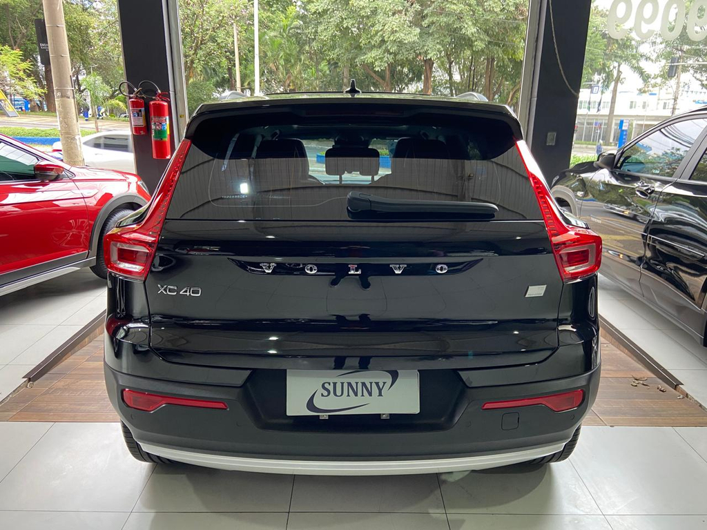 Volvo XC40 Preto