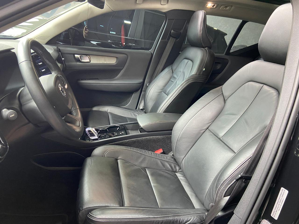 Volvo XC40 Preto