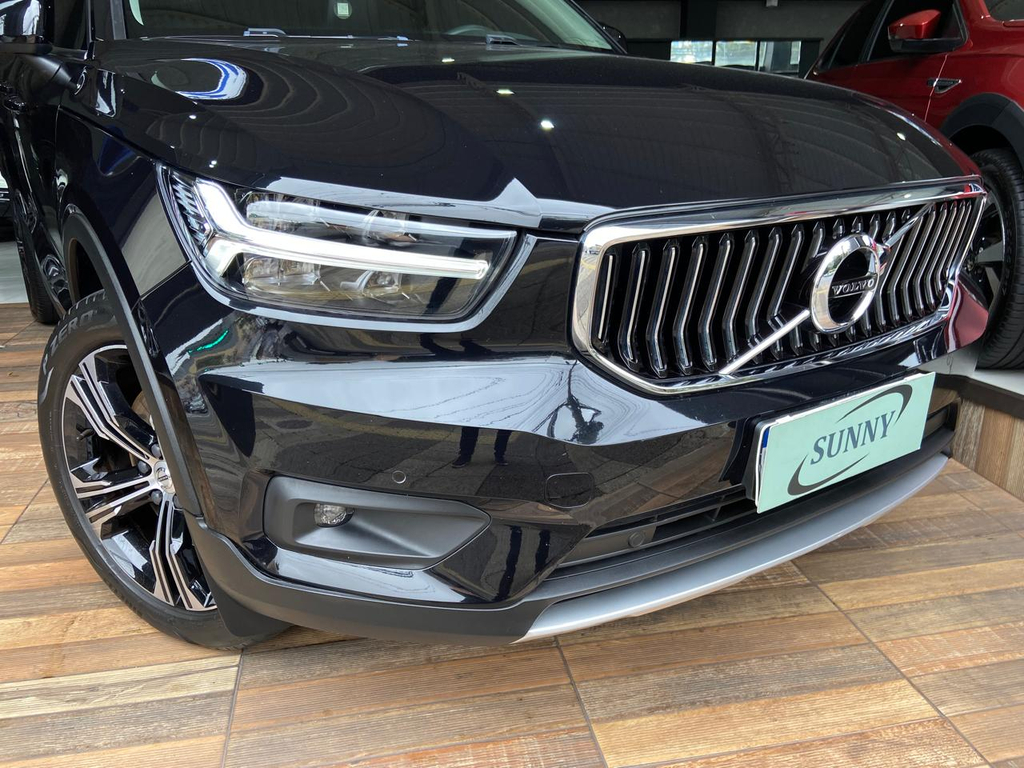 Volvo XC40 Preto
