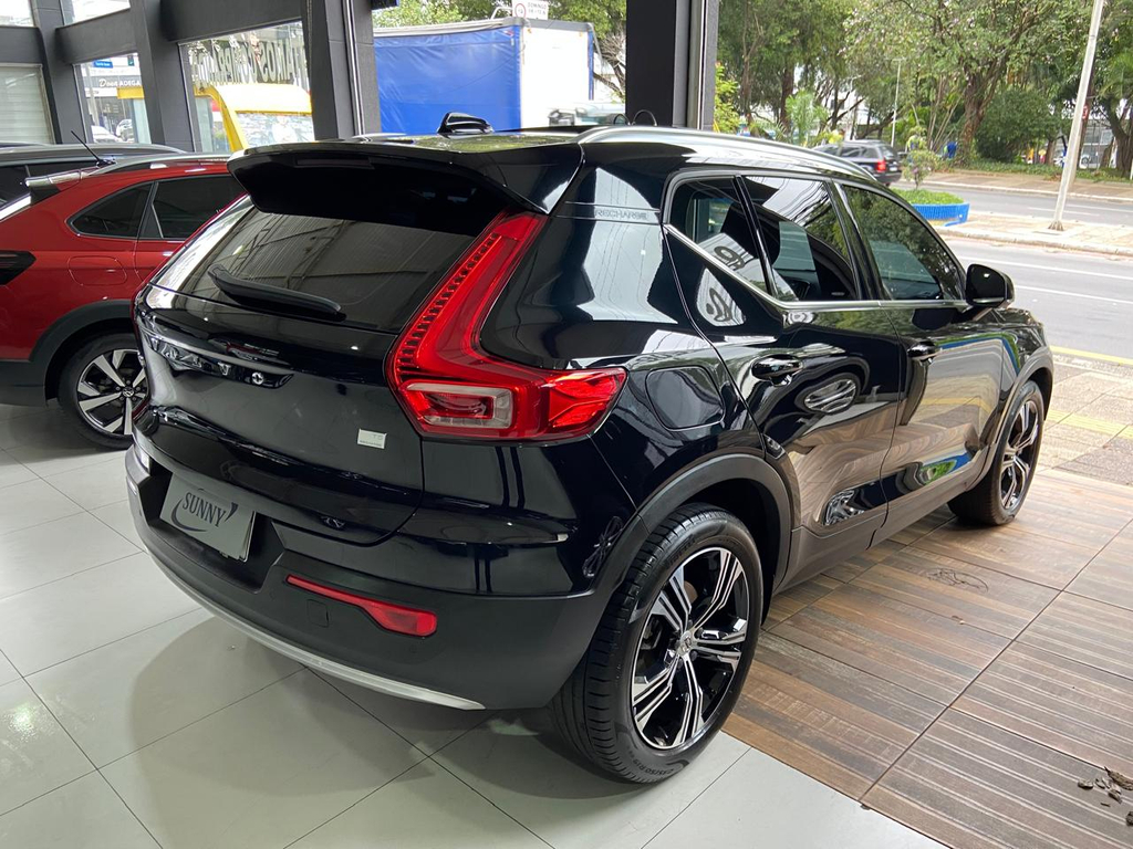 Volvo XC40 Preto
