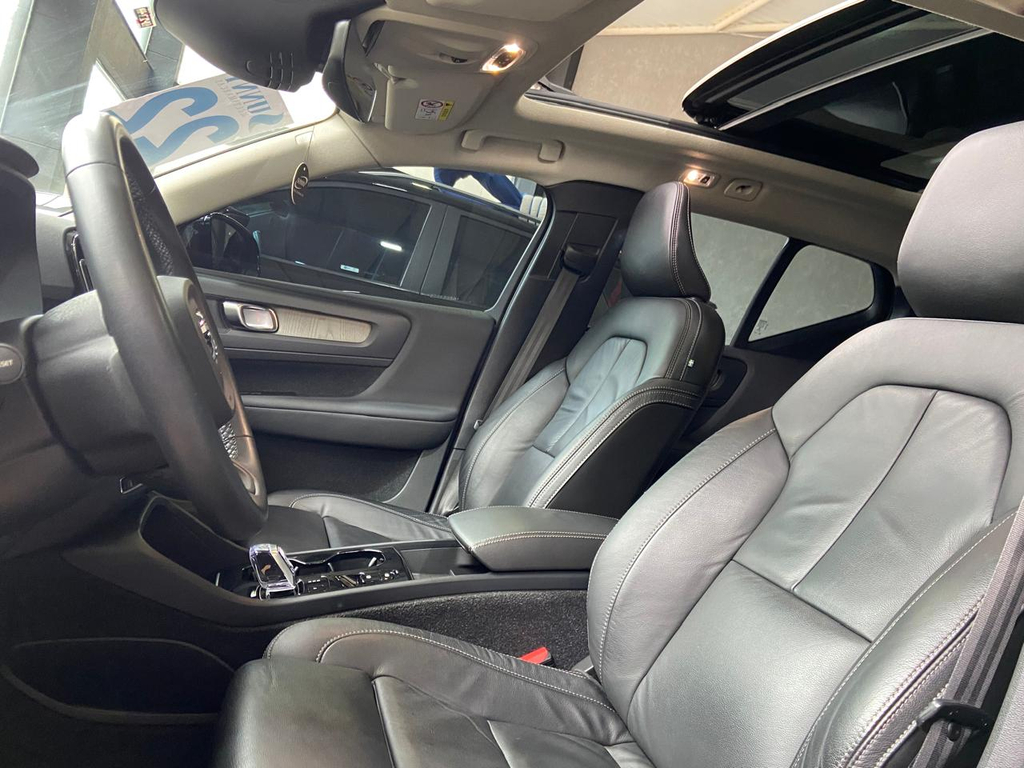 Volvo XC40 Preto