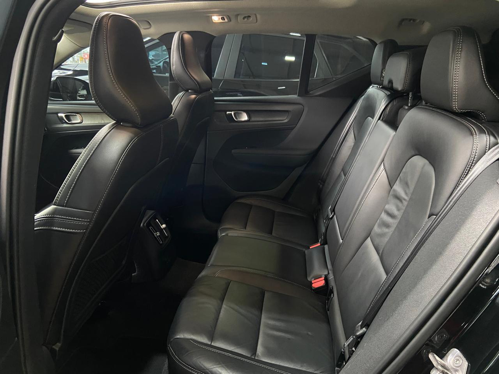 Volvo XC40 Preto