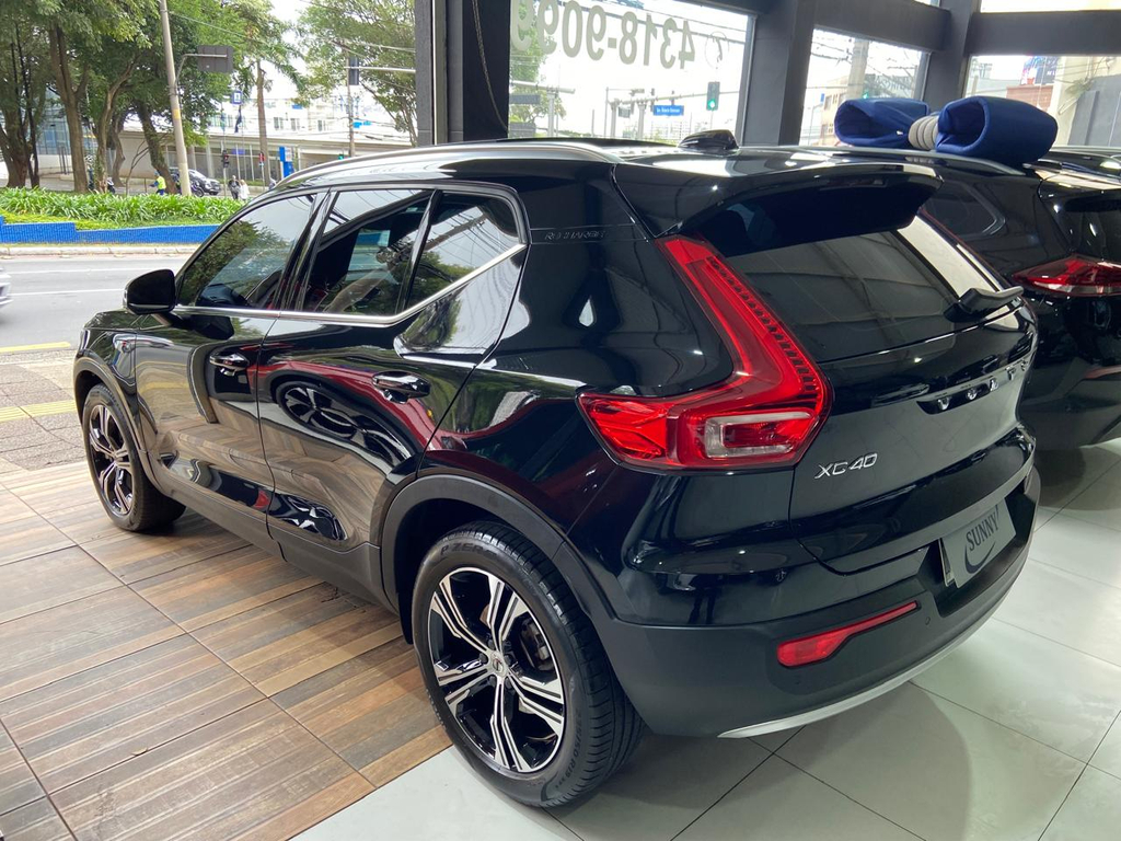 Volvo XC40 Preto