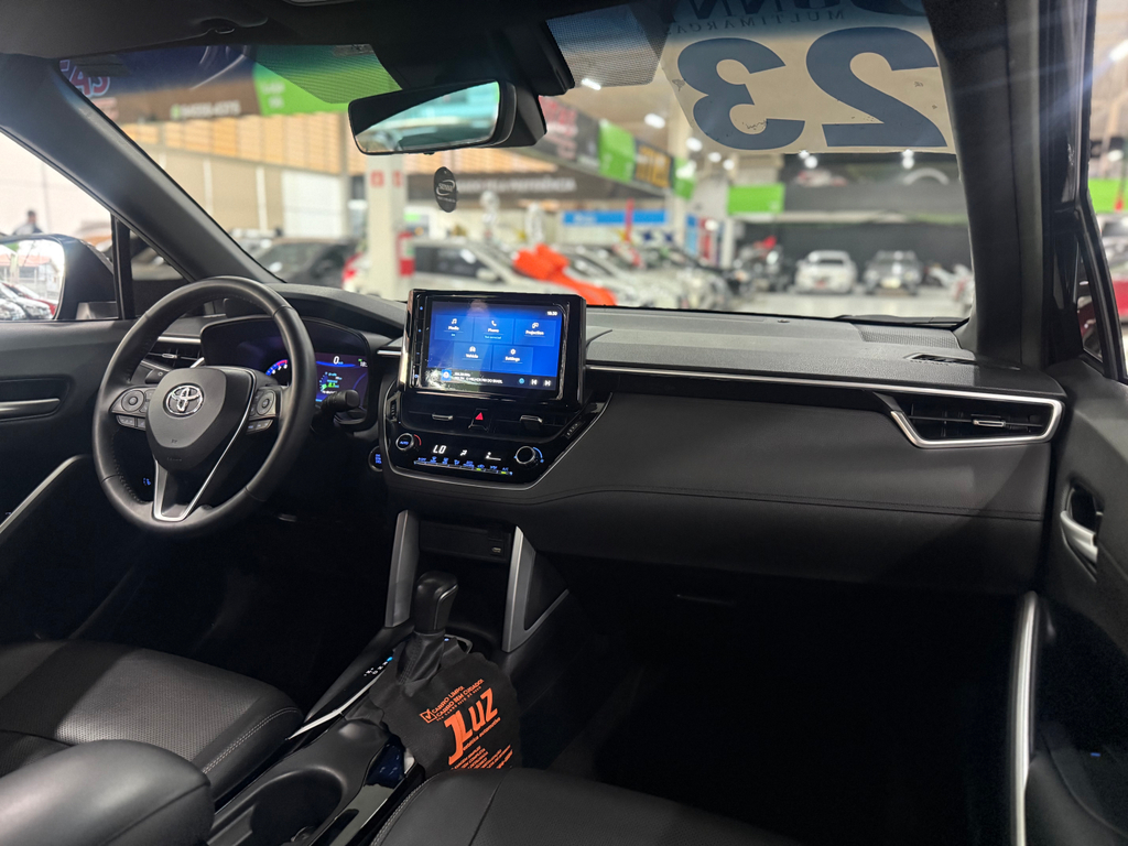 Toyota Corolla Cross Preto