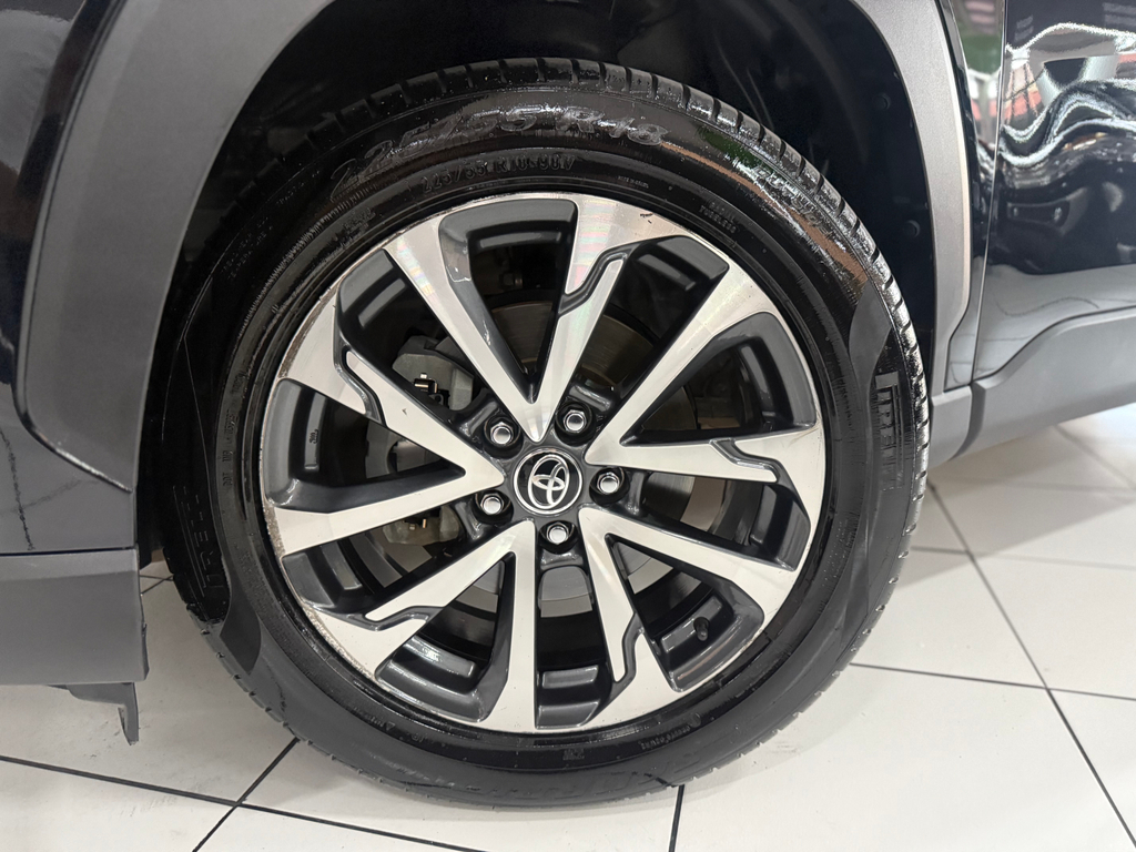 Toyota Corolla Cross Preto