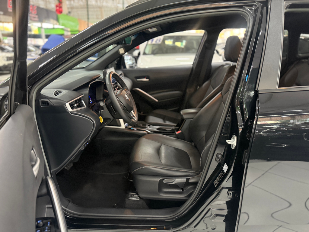 Toyota Corolla Cross Preto