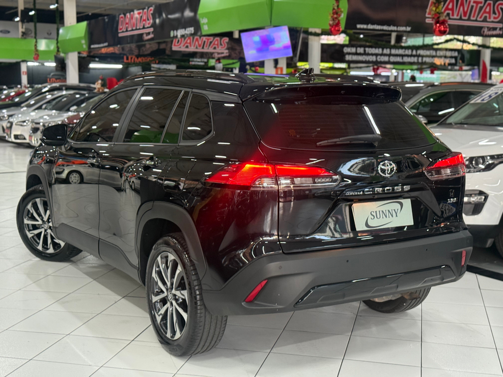 Toyota Corolla Cross Preto