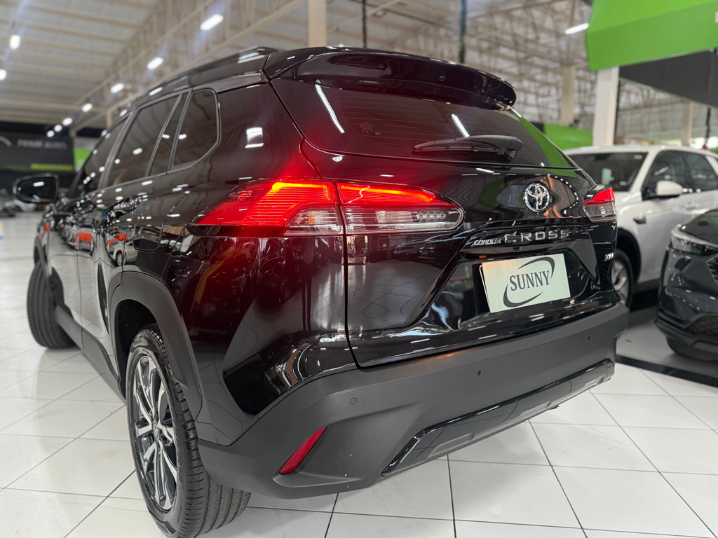 Toyota Corolla Cross Preto