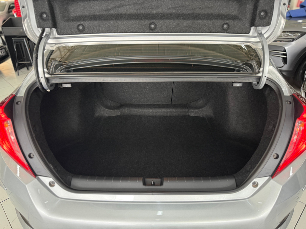 Honda Civic Sedan Prata