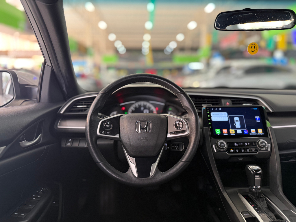 Honda Civic Sedan Prata