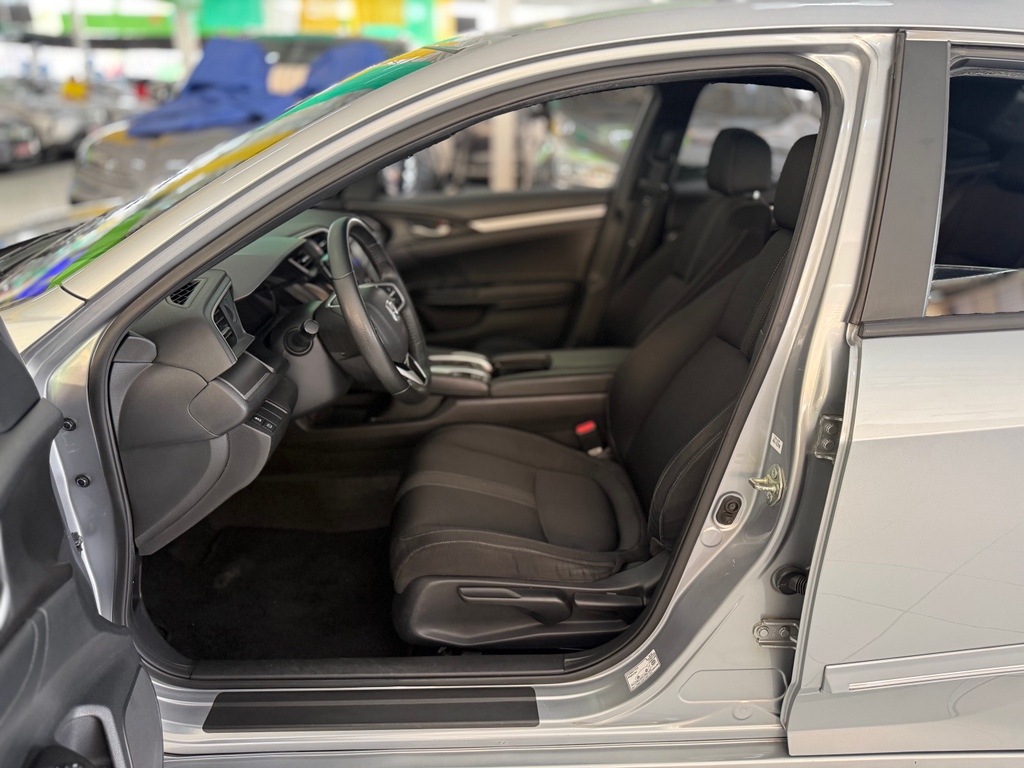 Honda Civic Sedan Prata