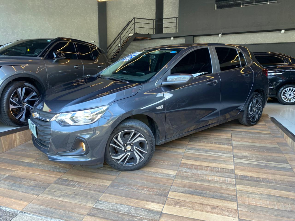 Chevrolet Onix Cinza