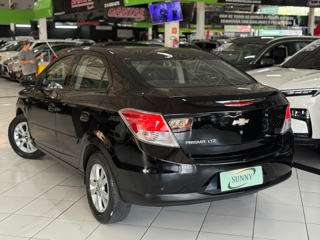 Chevrolet Prisma Preto