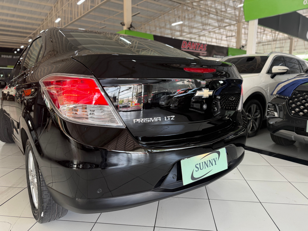 Chevrolet Prisma Preto