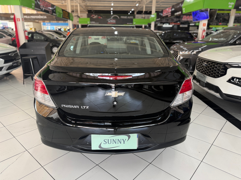 Chevrolet Prisma Preto