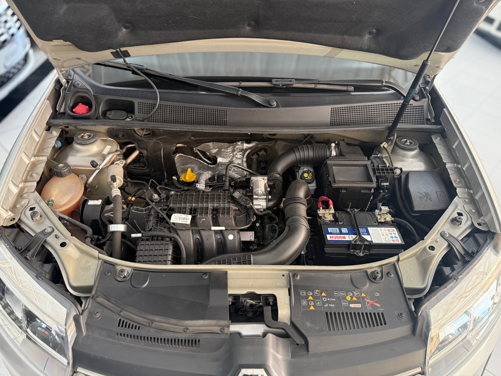 Renault Logan Prata