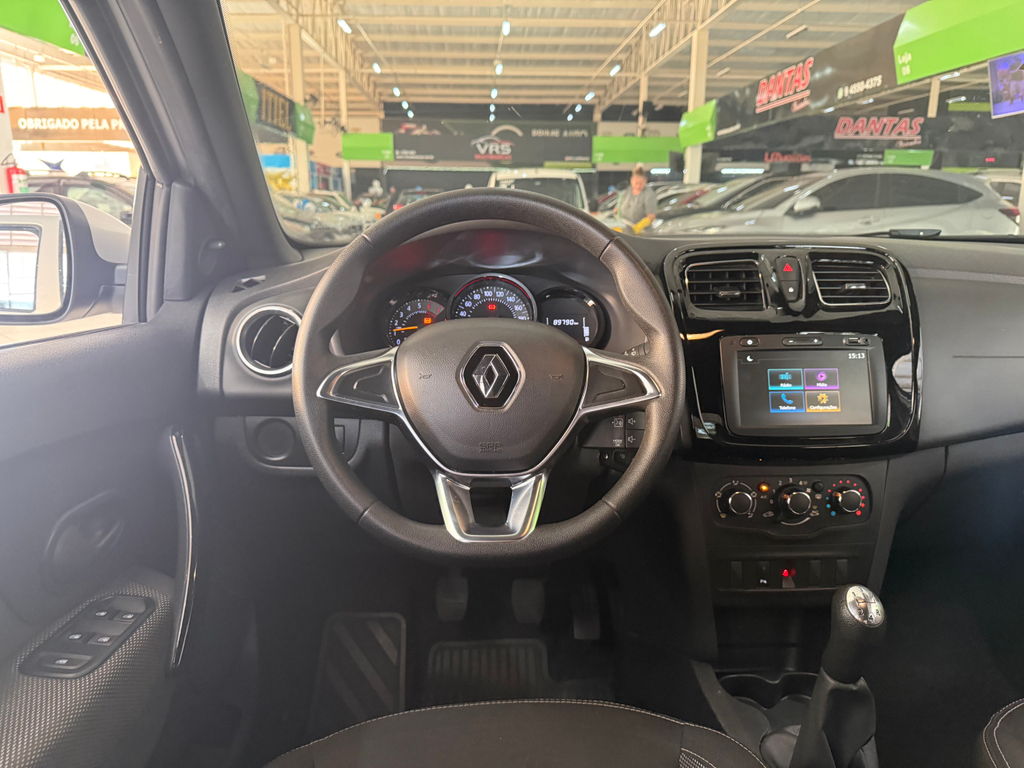 Renault Logan Prata