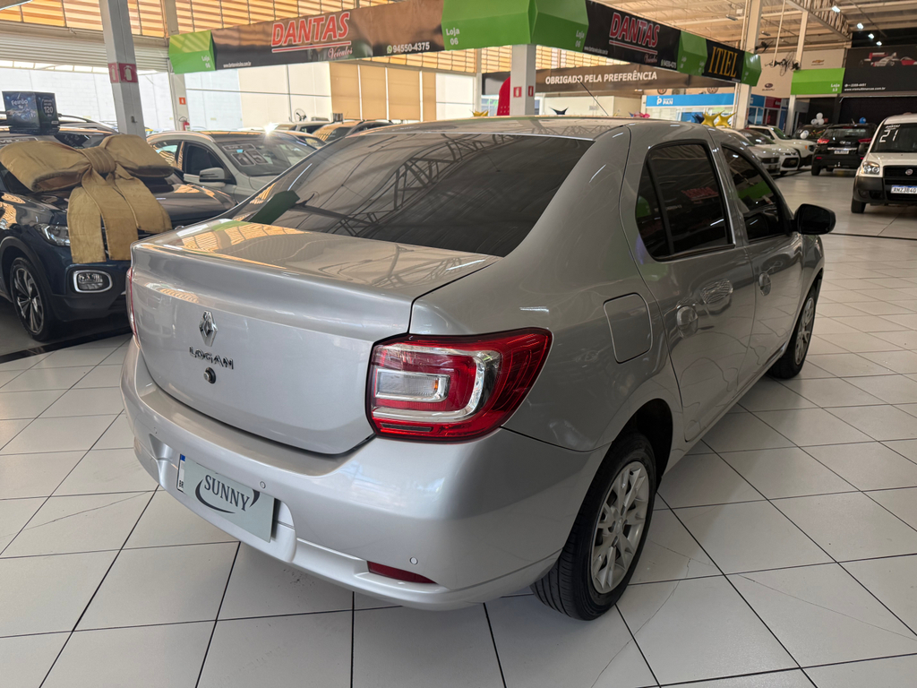 Renault Logan Prata