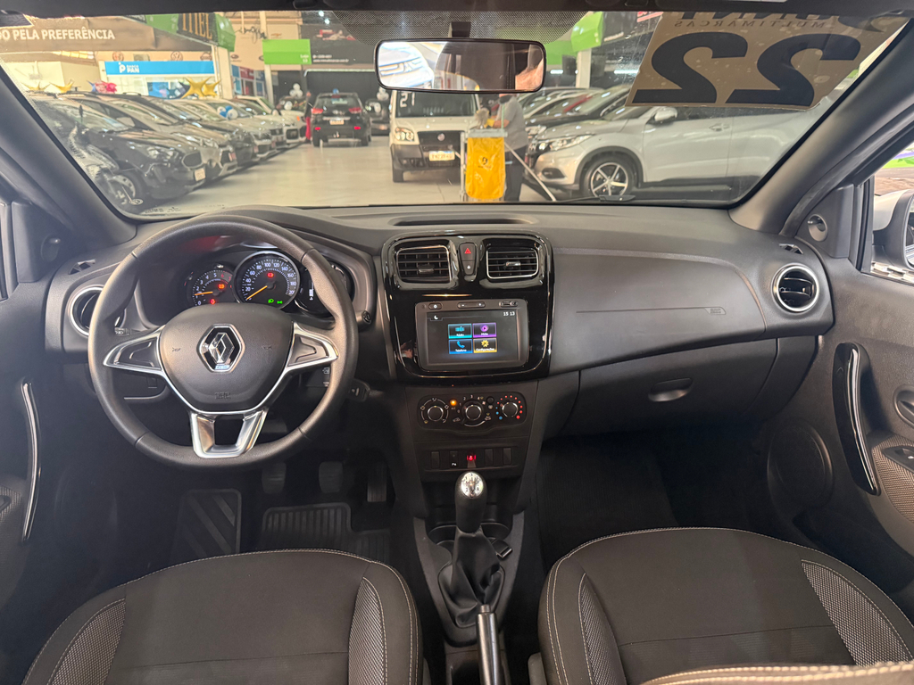 Renault Logan Prata