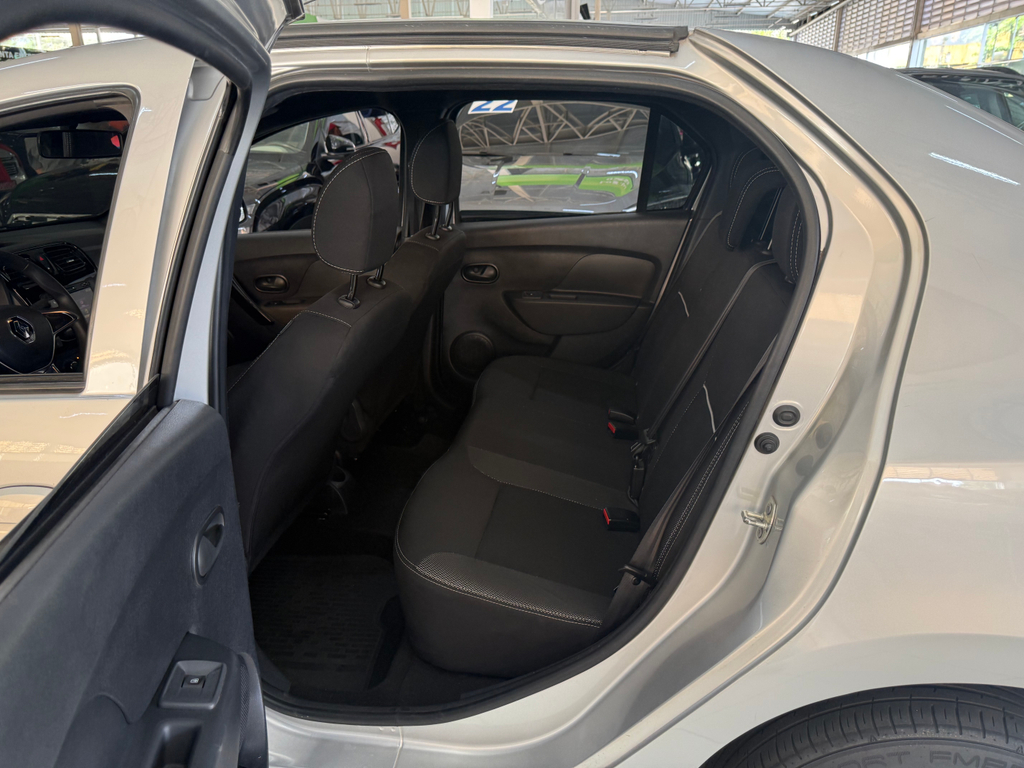Renault Logan Prata