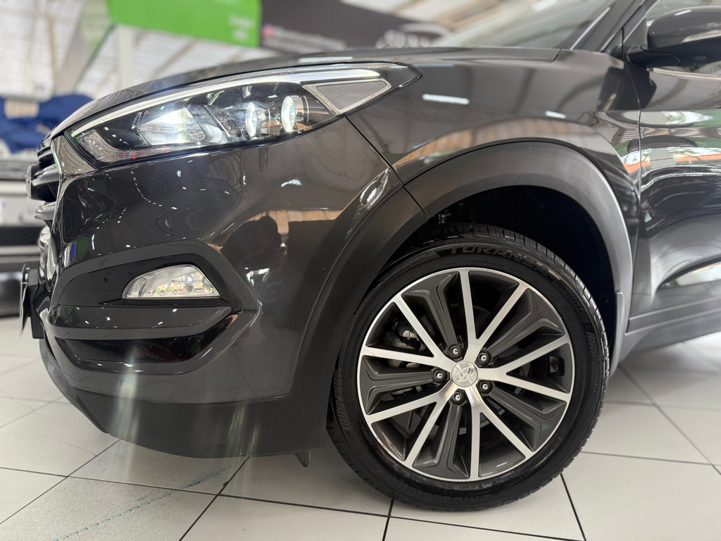Hyundai Tucson Cinza