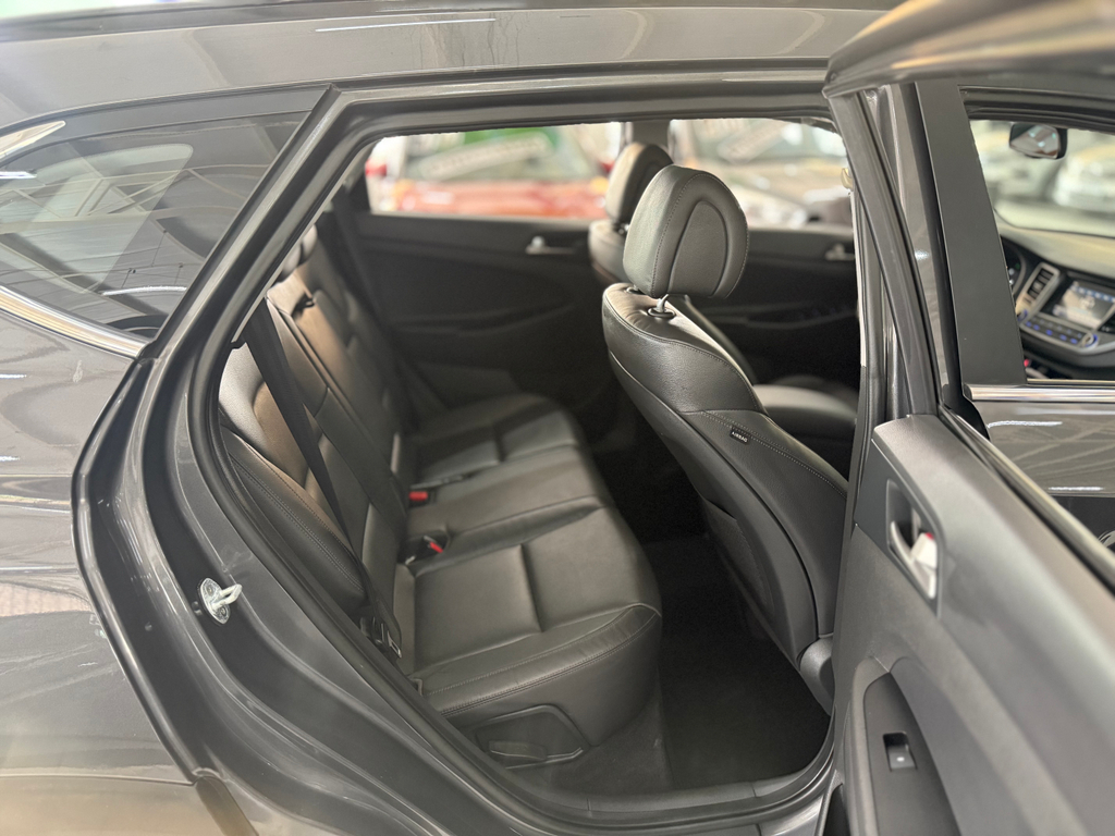 Hyundai Tucson Cinza
