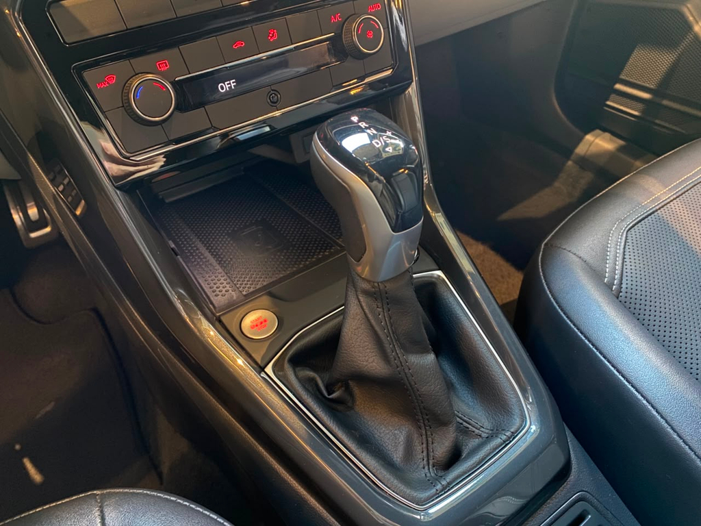 Volkswagen T-Cross Preto