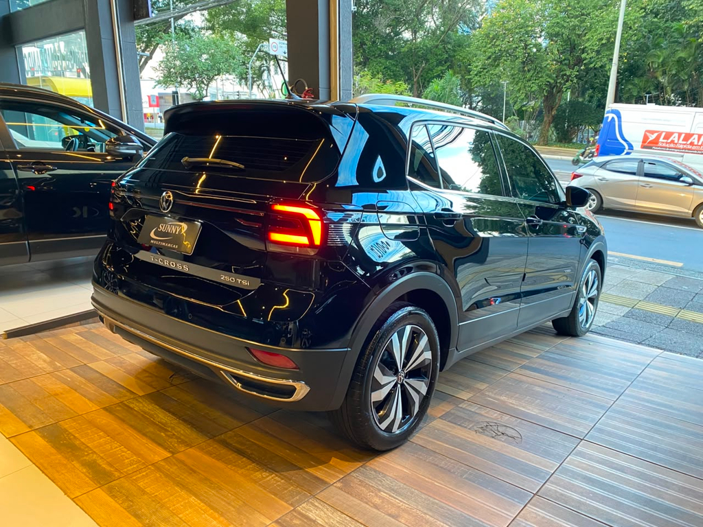 Volkswagen T-Cross Preto