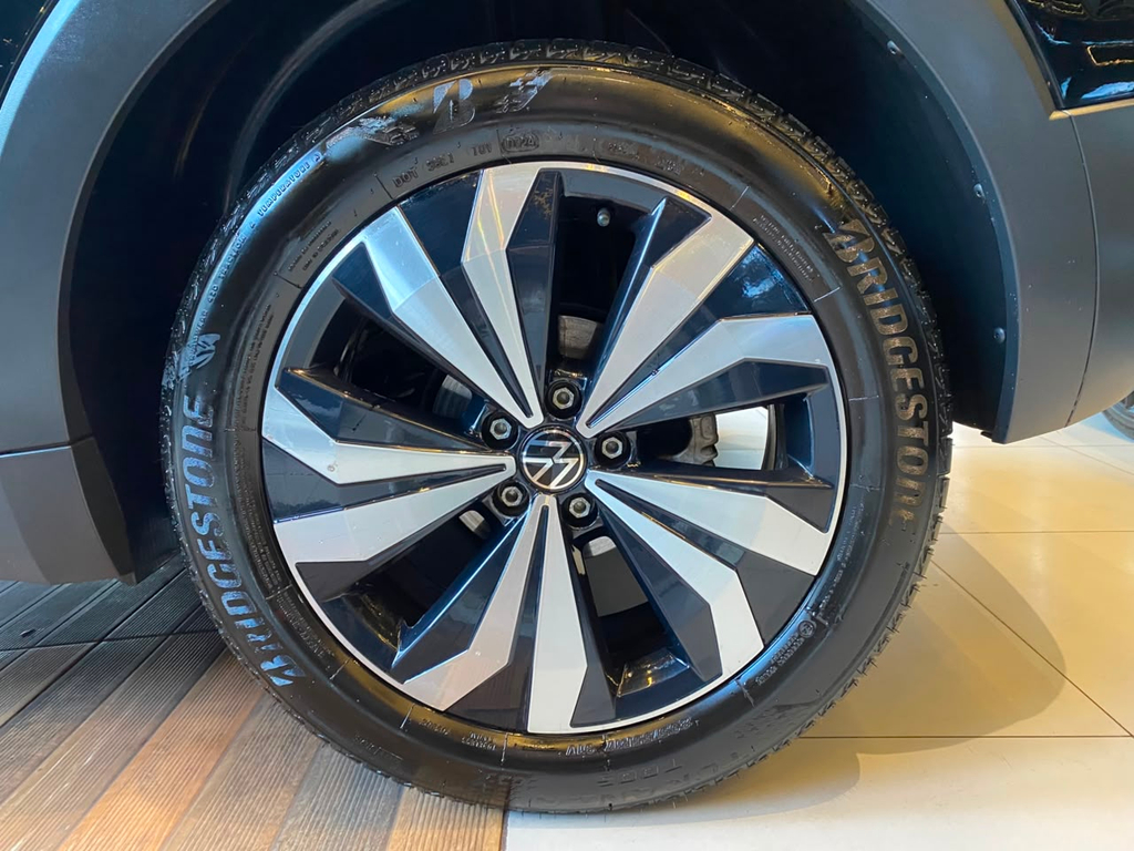 Volkswagen T-Cross Preto