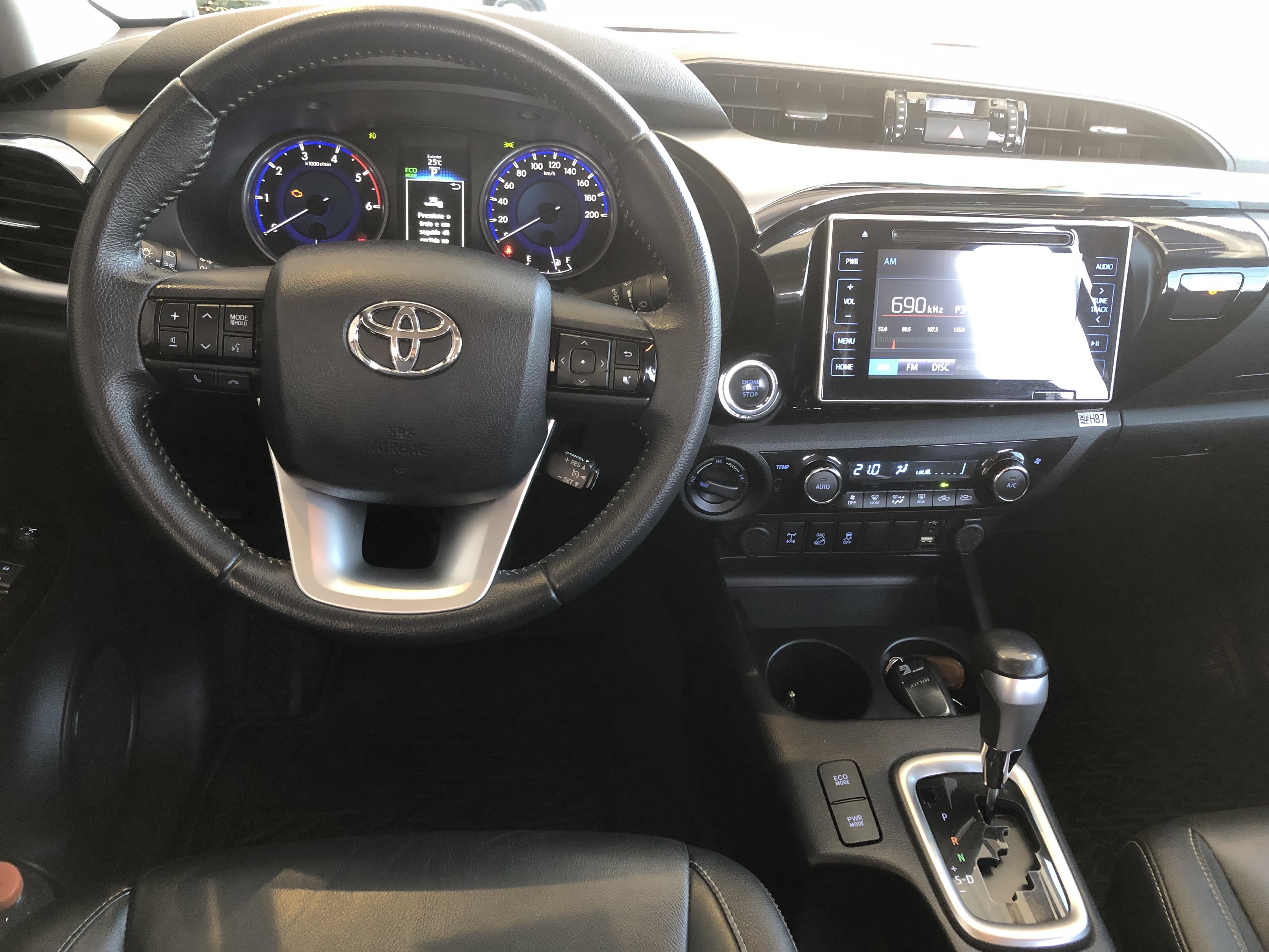 Toyota Hilux Cabine Dupla Cinza