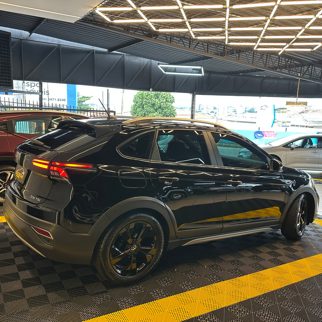 Volkswagen Nivus Preto
