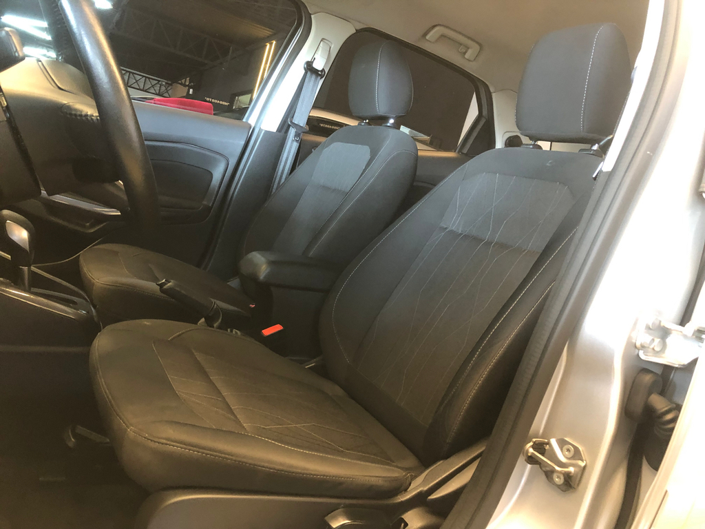 Ford EcoSport Prata