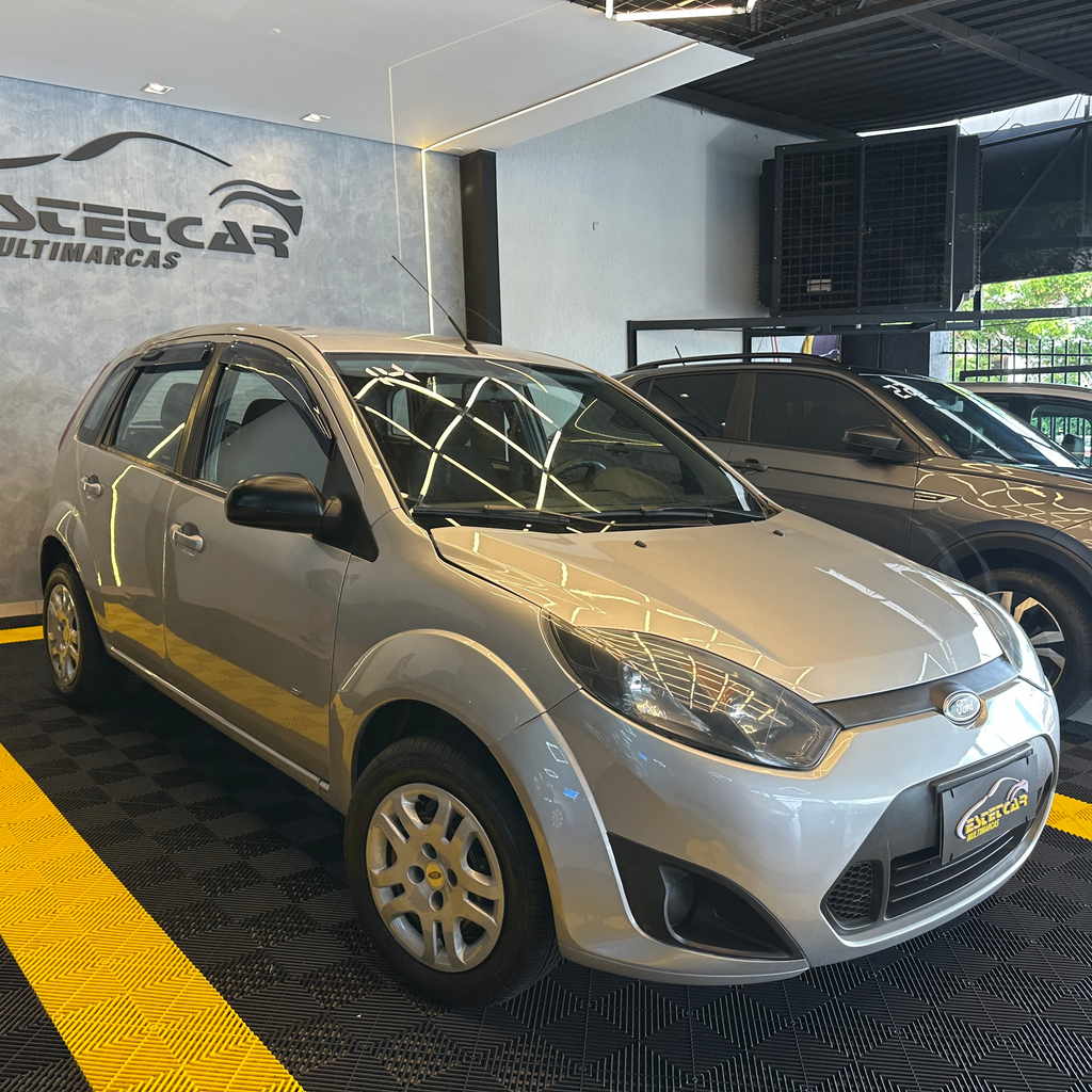 Ford Fiesta Hatch Prata