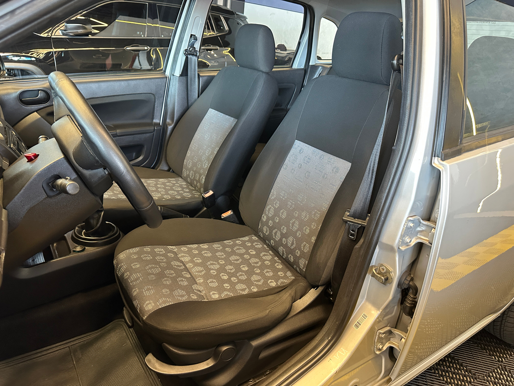 Ford Fiesta Hatch Prata