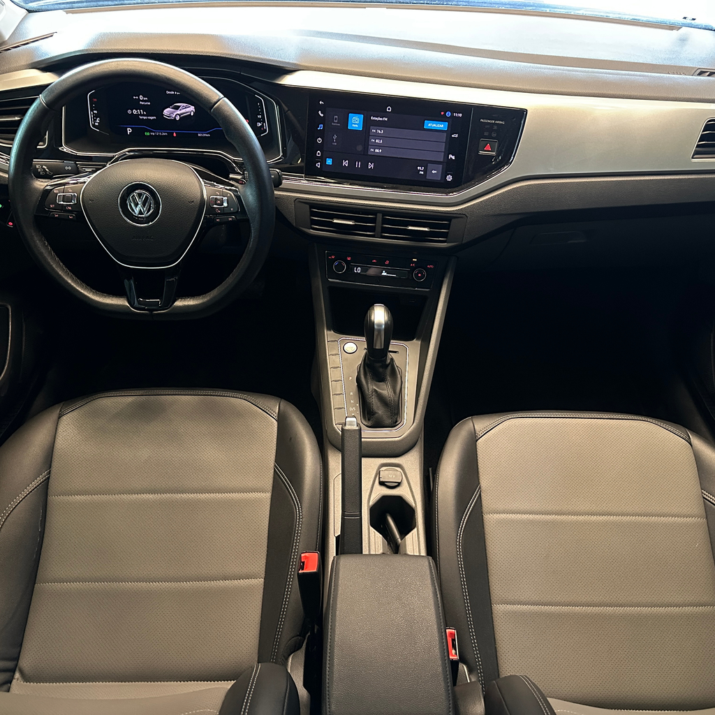 Volkswagen Virtus Cinza