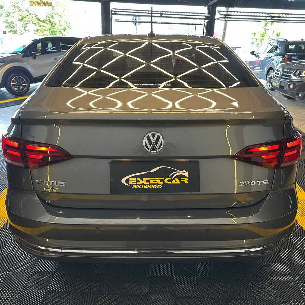 Volkswagen Virtus Cinza