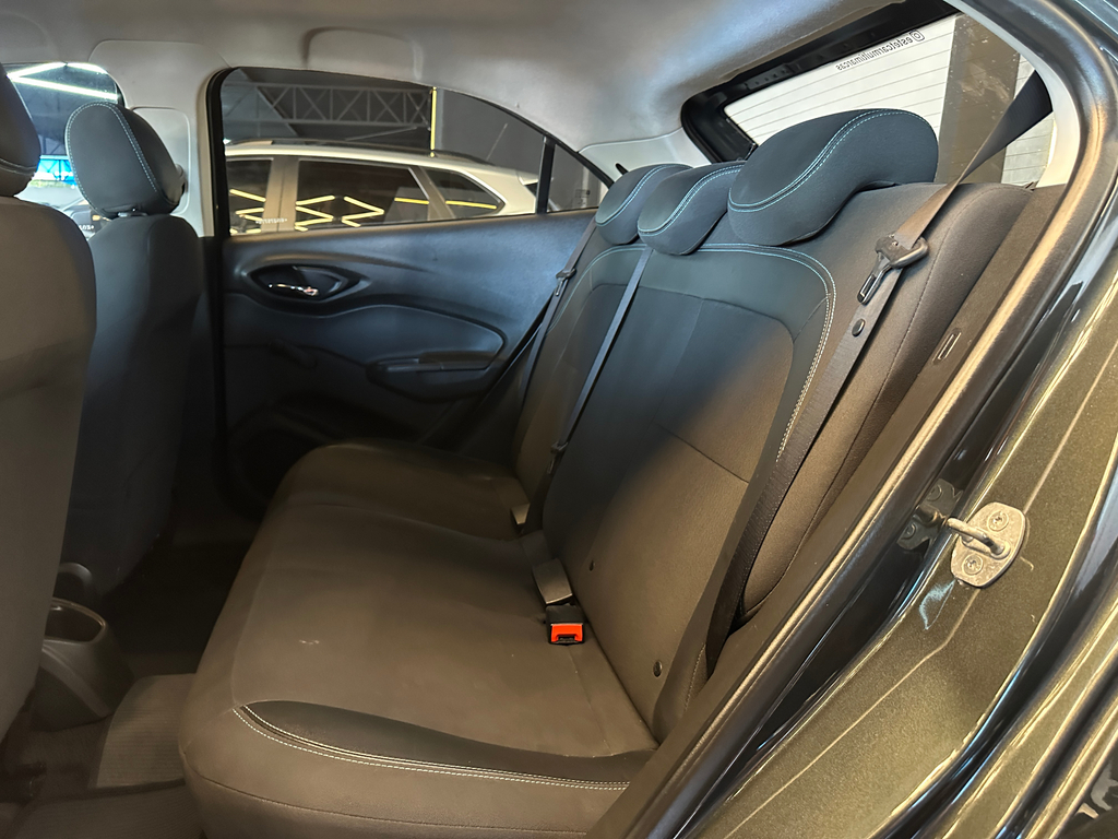 Chevrolet Onix Cinza
