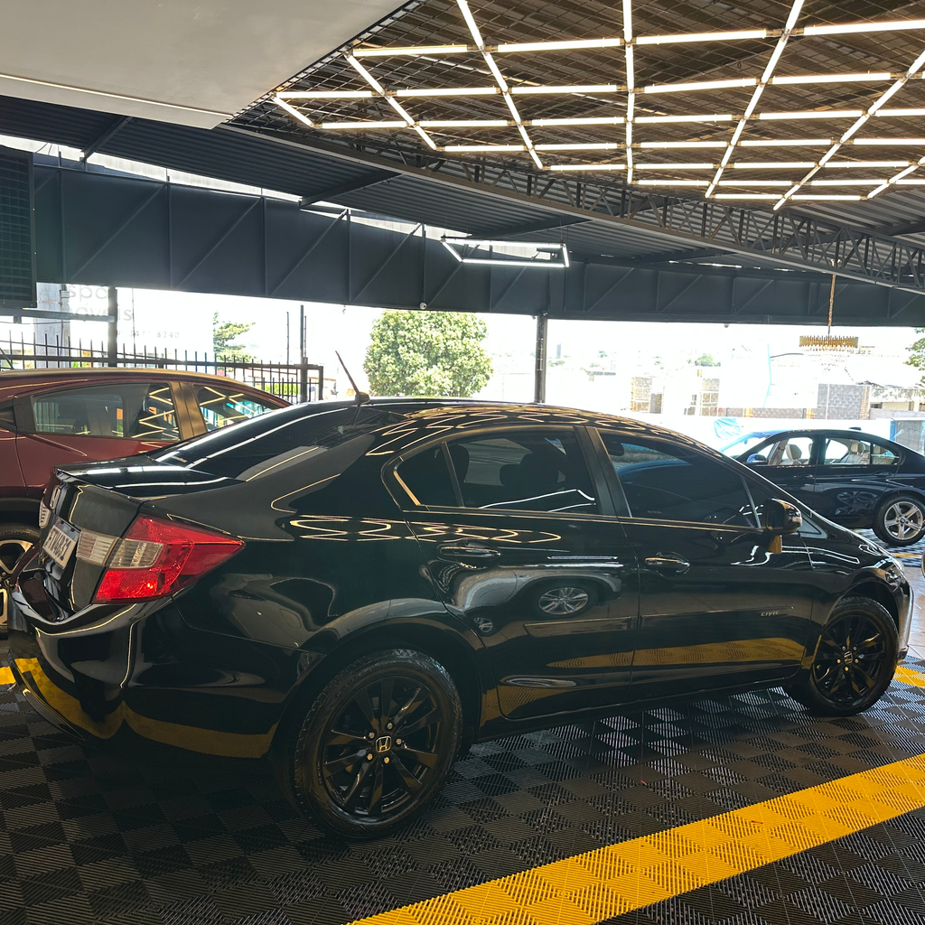 Honda Civic Preto