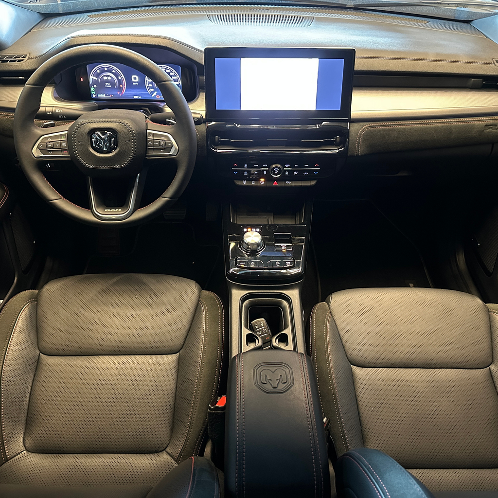 Ram RAMPAGE Cinza