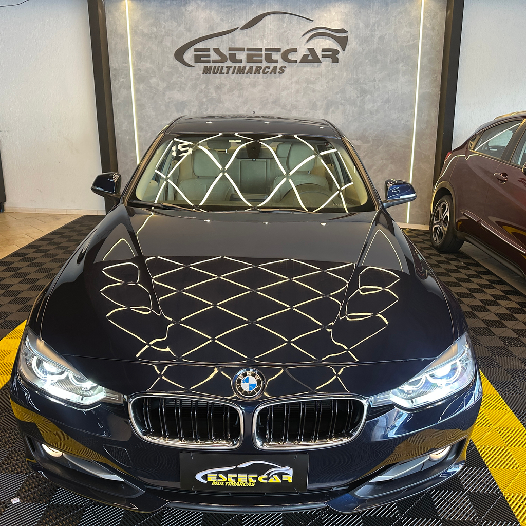 BMW Série 3 Azul