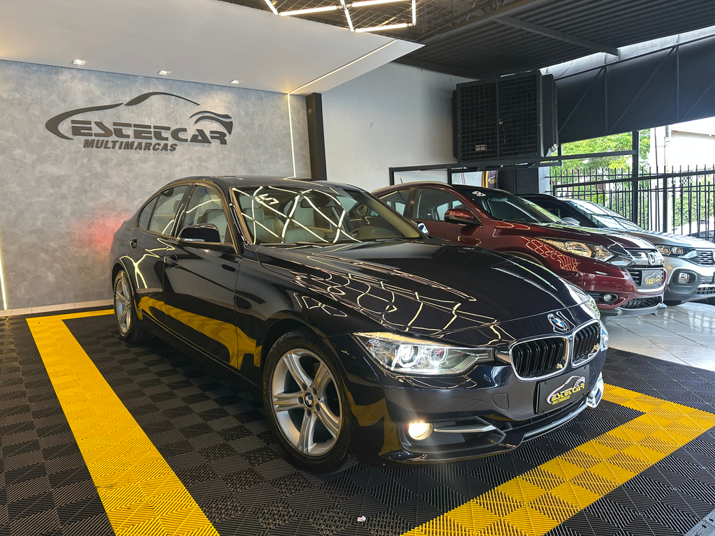 BMW Série 3 Azul