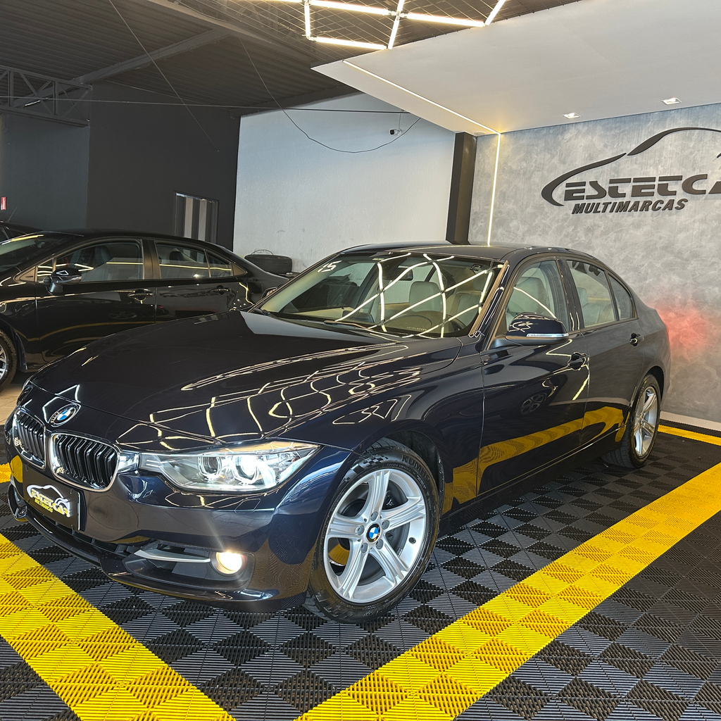 BMW Série 3 Azul