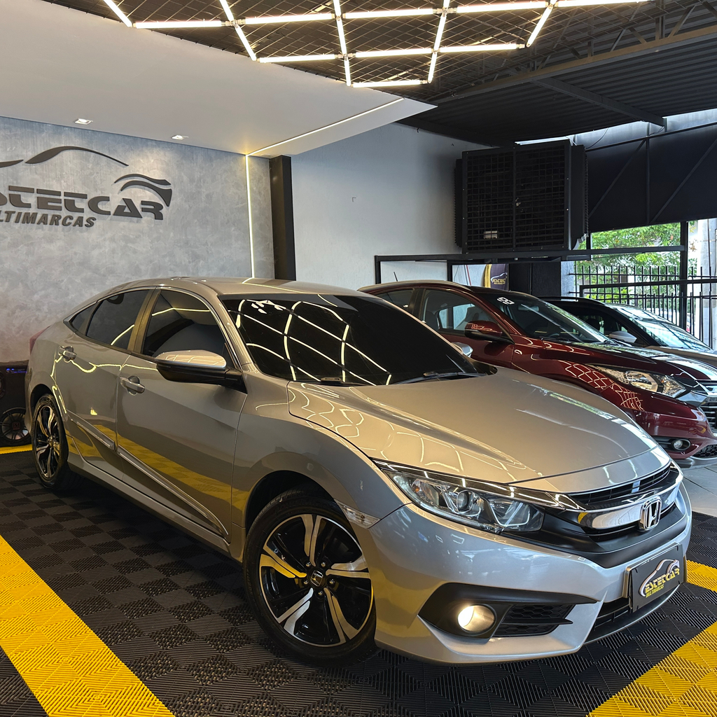 Honda Civic Sedan Prata